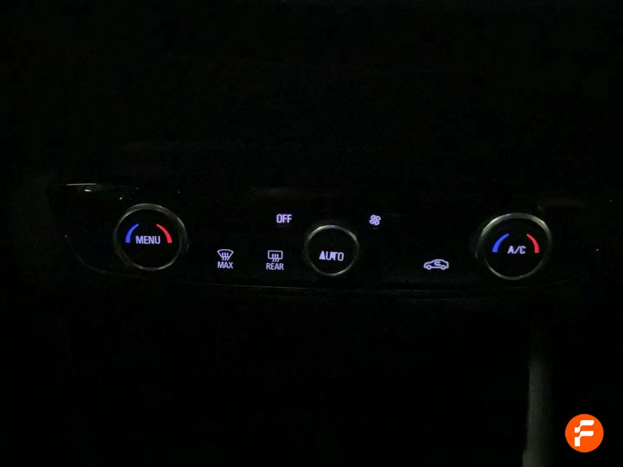 Foto Opel Crossland X 24