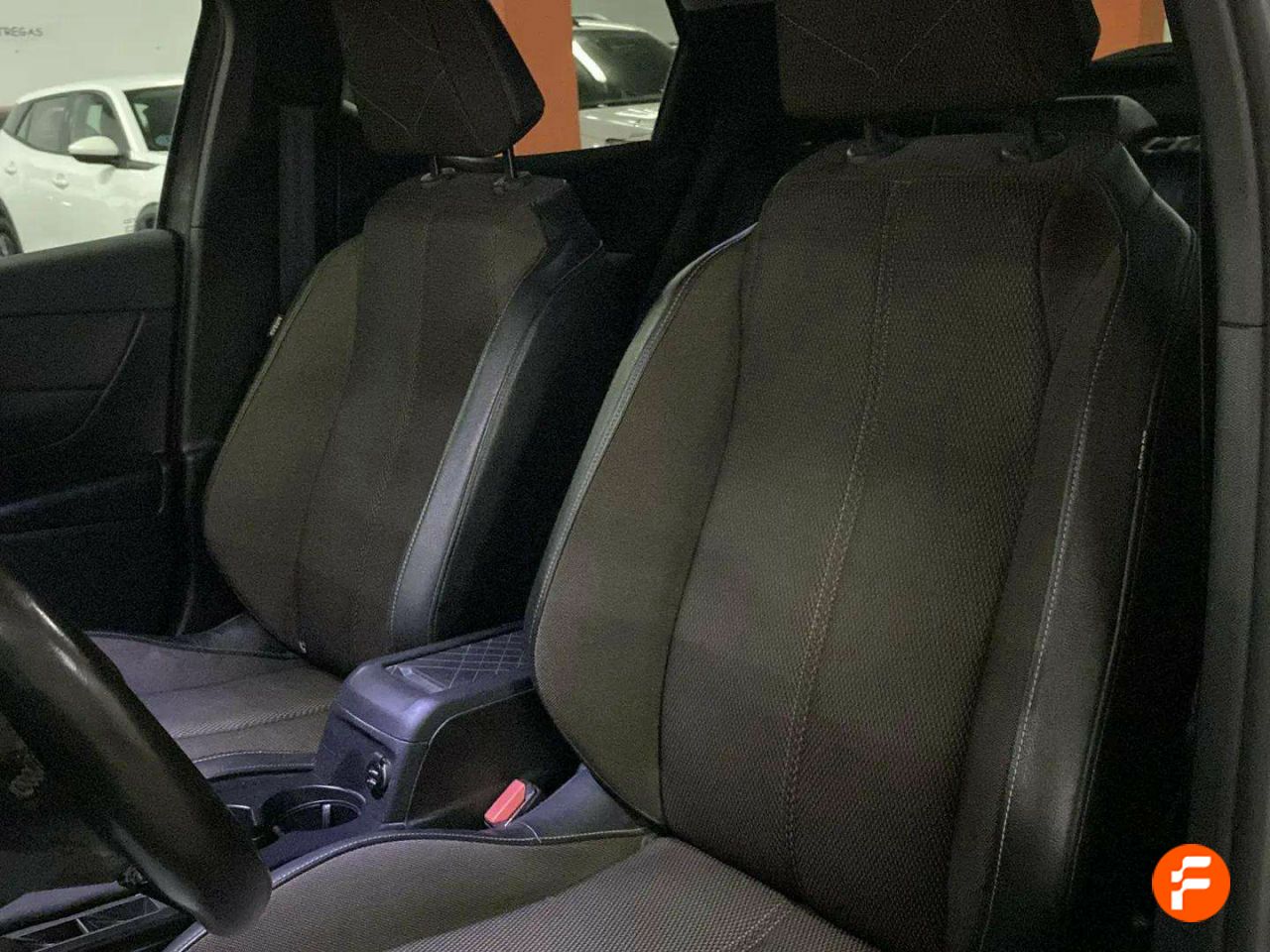 Foto DS Automobiles DS 3 28