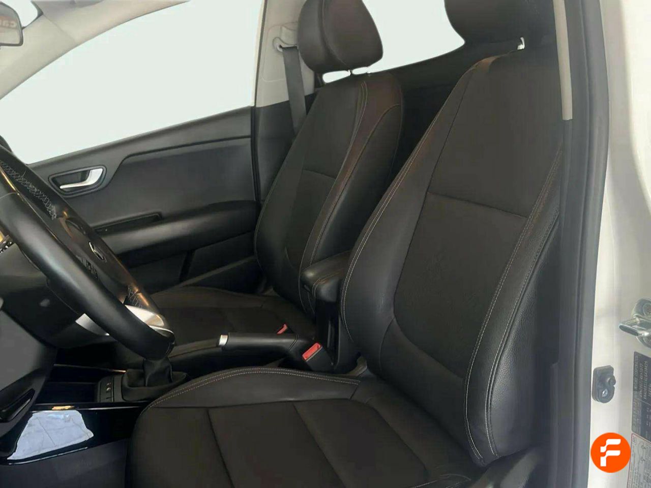 Foto Kia Stonic 22