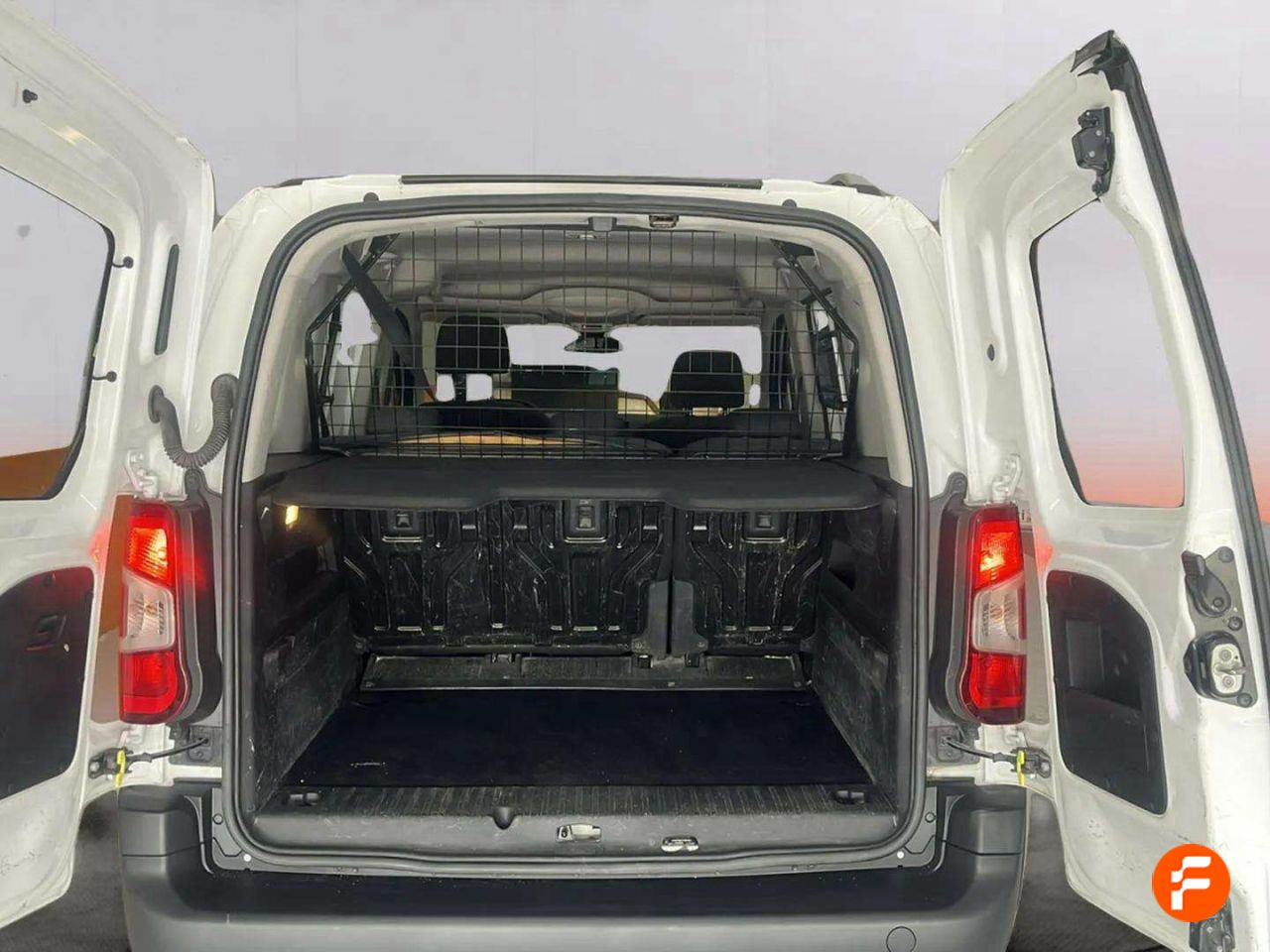 Foto Peugeot Rifter 8