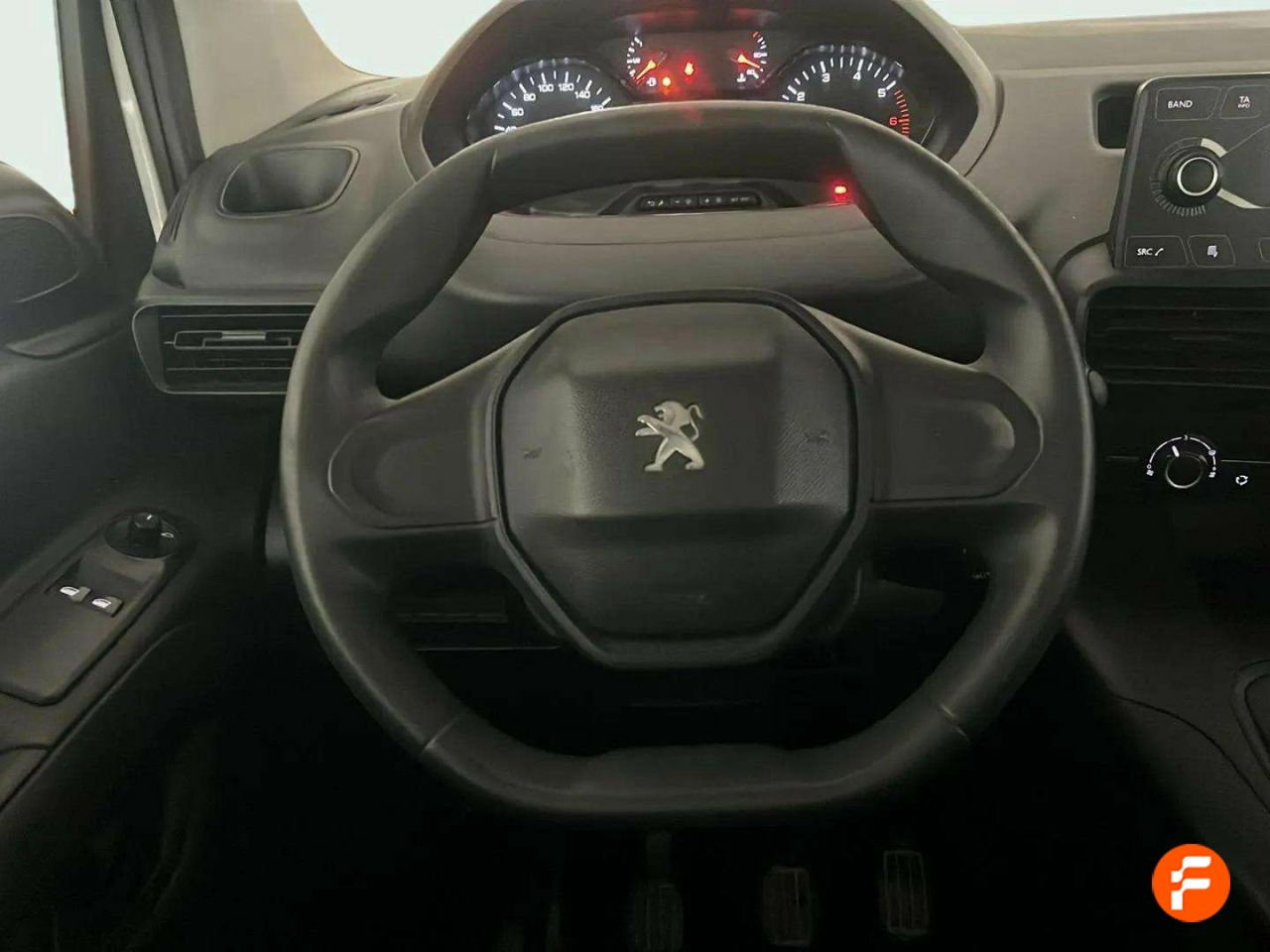 Foto Peugeot Rifter 12