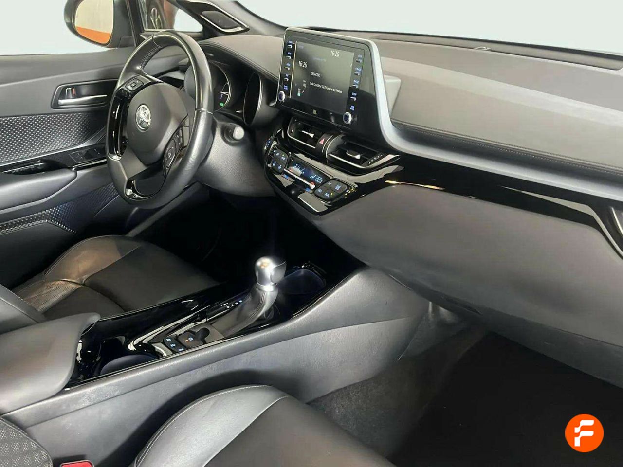Foto Toyota C-HR 10
