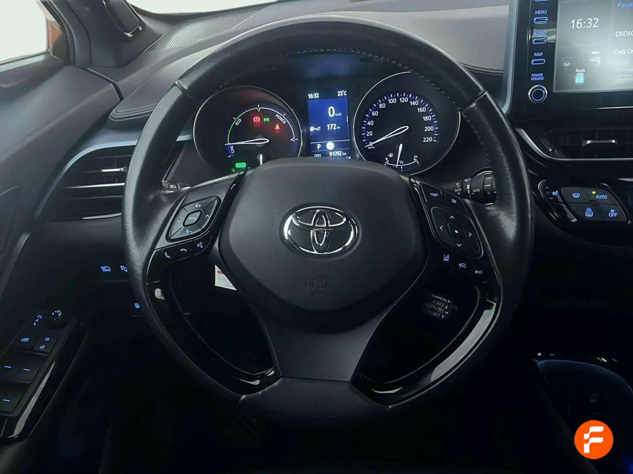 Foto Toyota C-HR 12