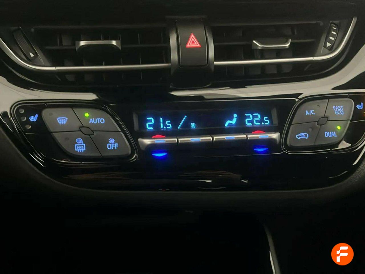 Foto Toyota C-HR 18