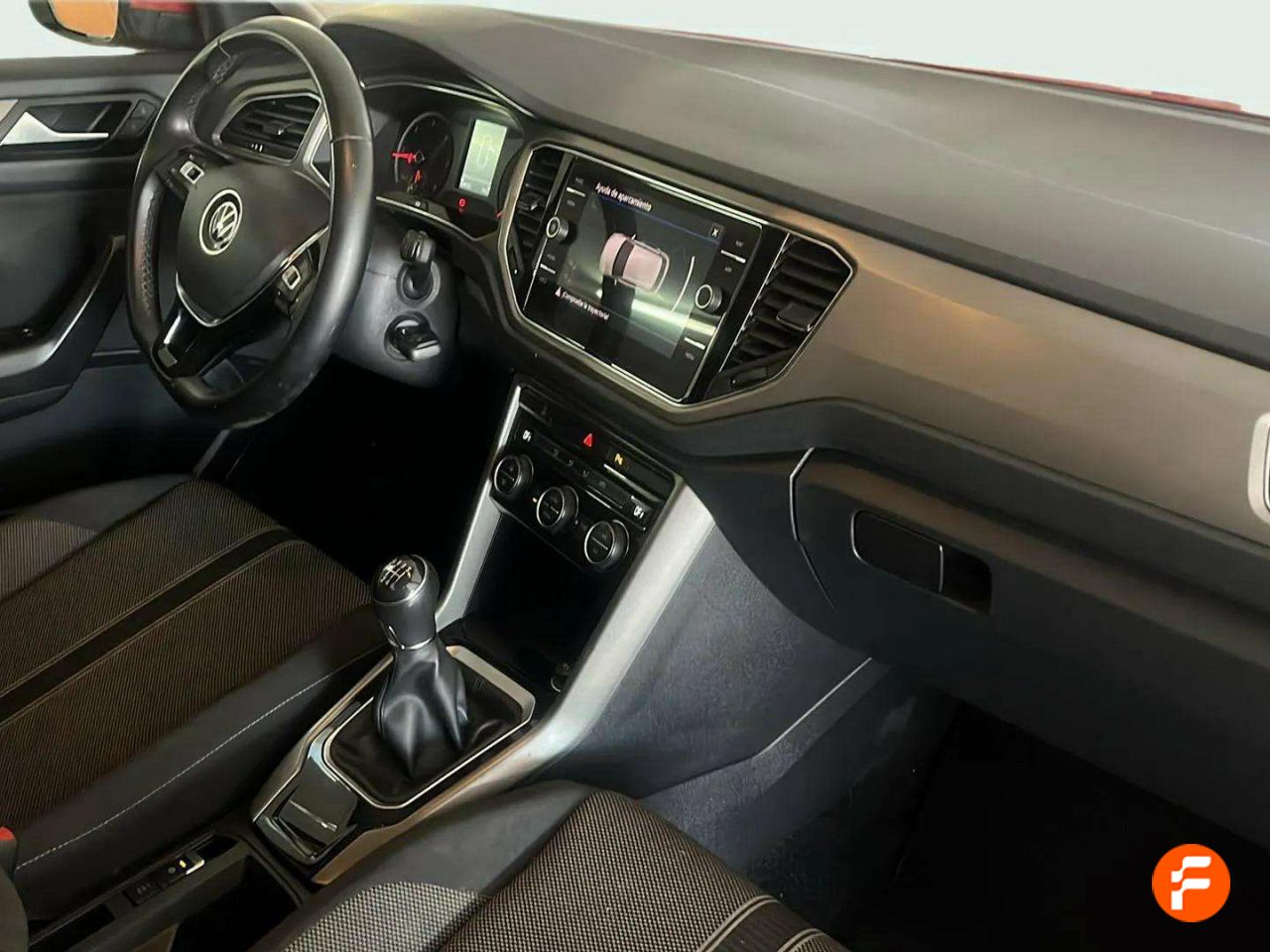 Foto Volkswagen T-Roc 10