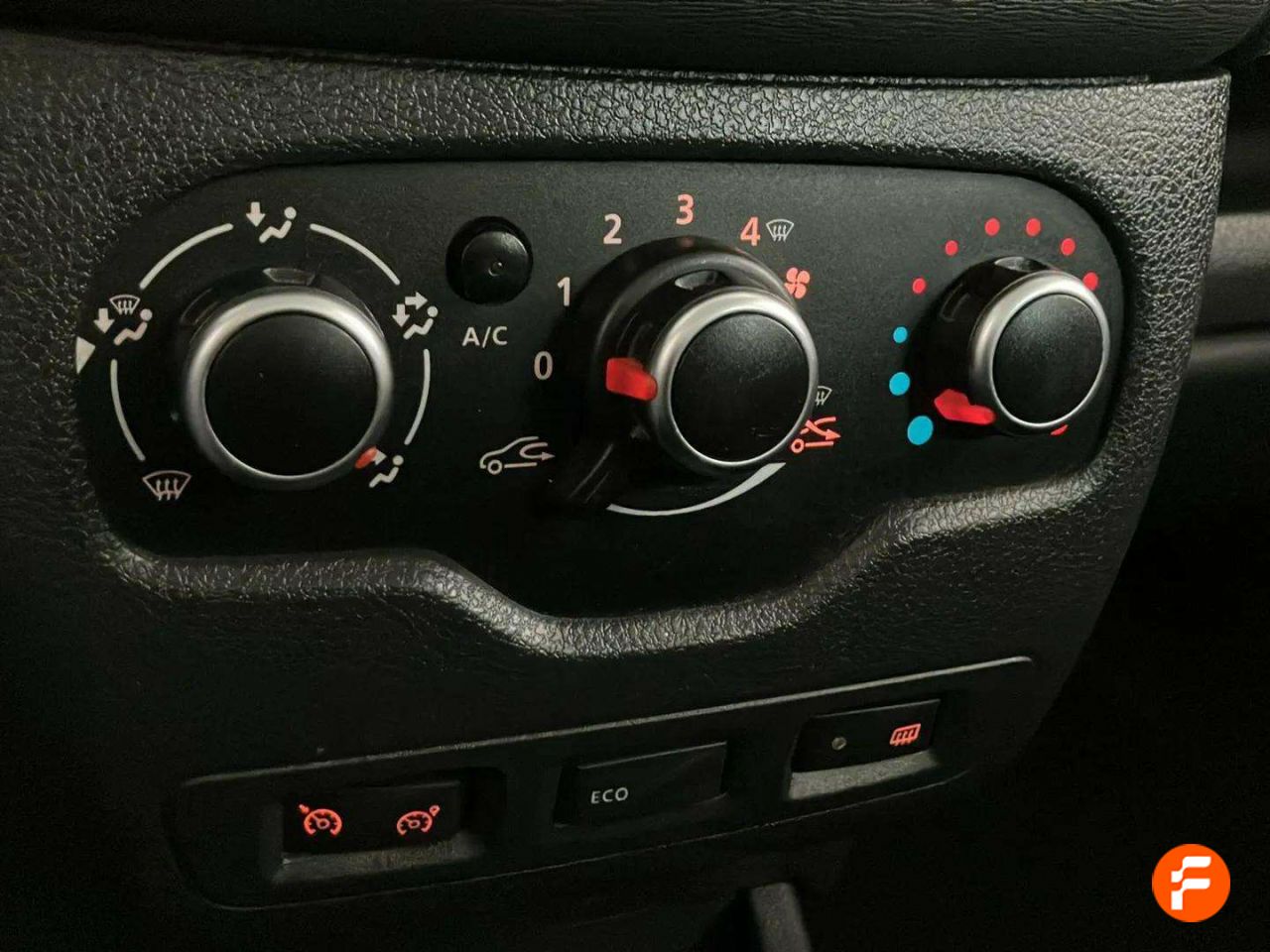Foto Dacia Lodgy 16