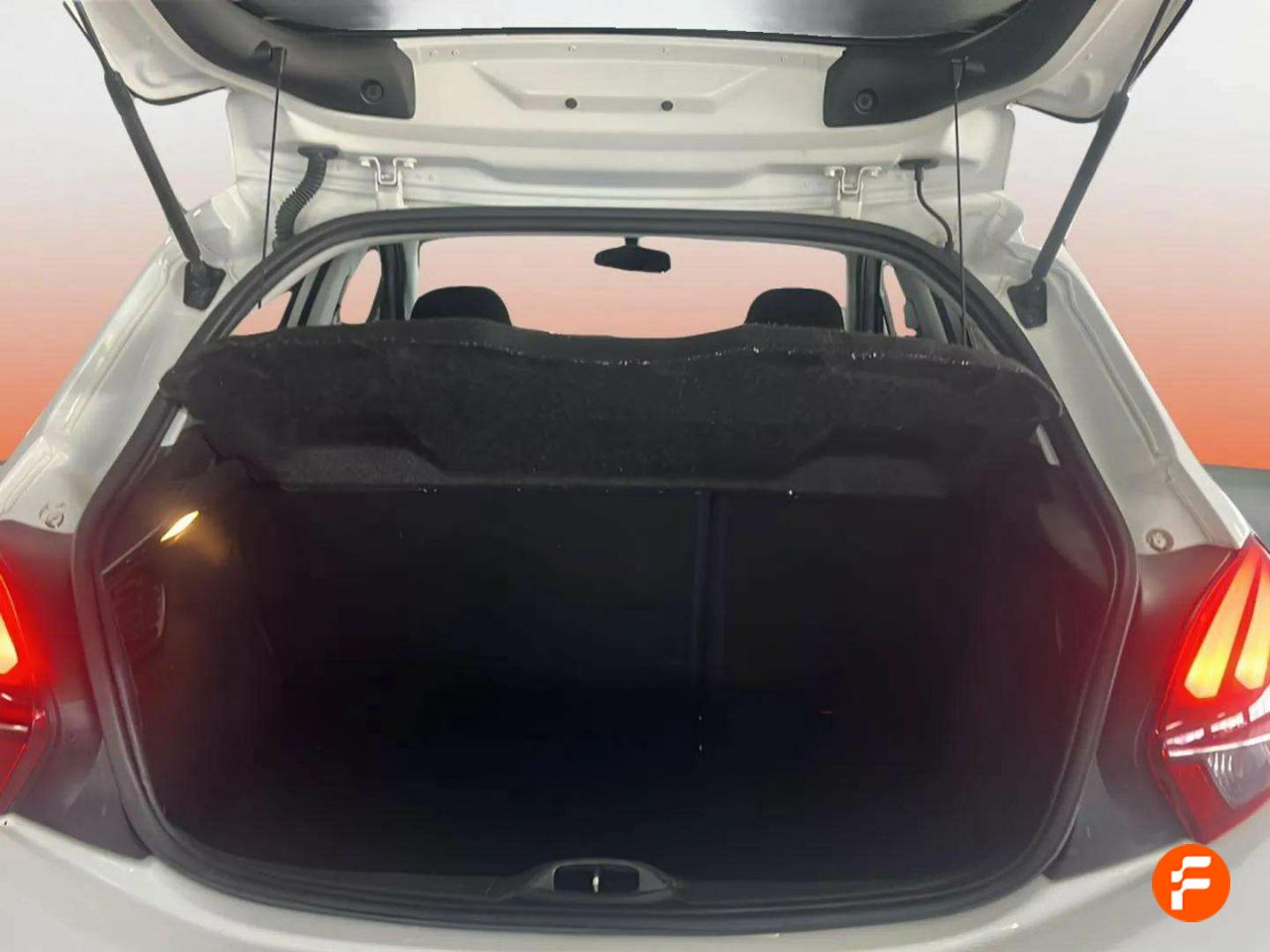 Foto Peugeot 208 8