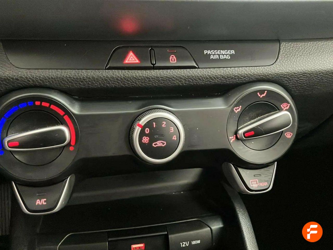 Foto Kia Stonic 17