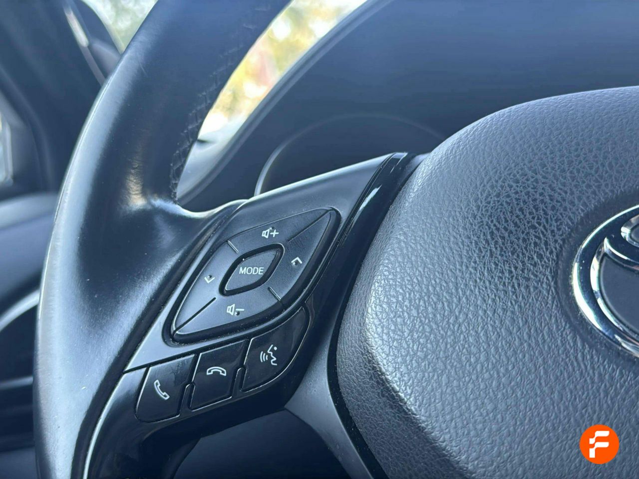 Foto Toyota C-HR 16