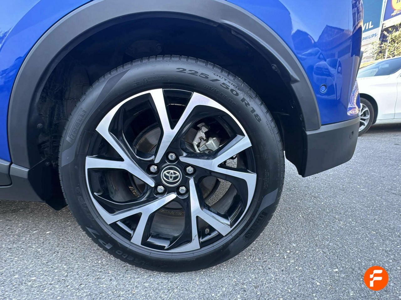 Foto Toyota C-HR 24