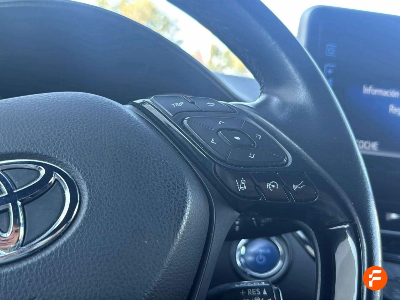 Foto Toyota C-HR 28