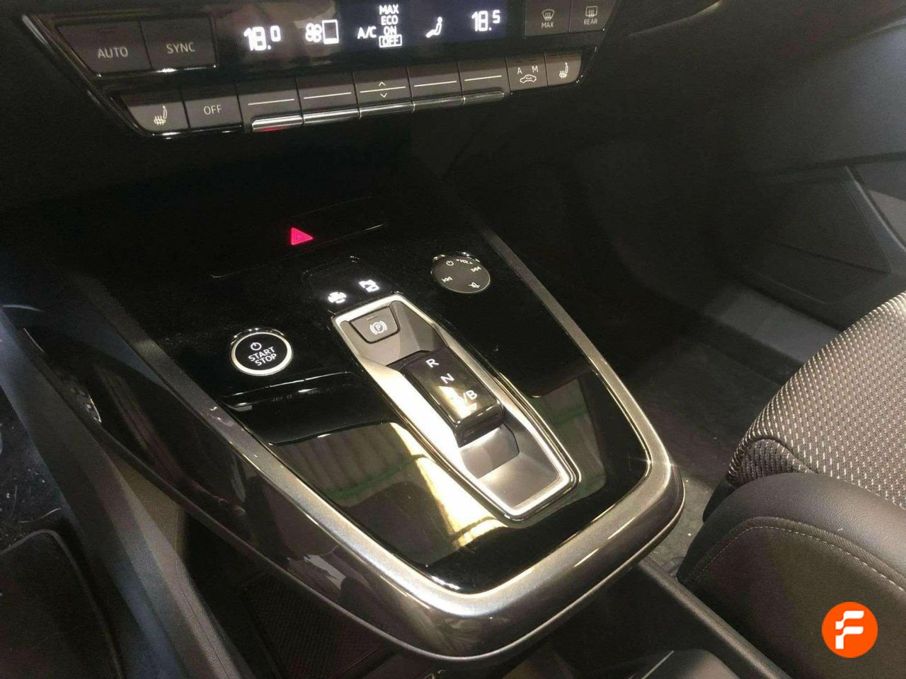 Foto Audi Q4 10