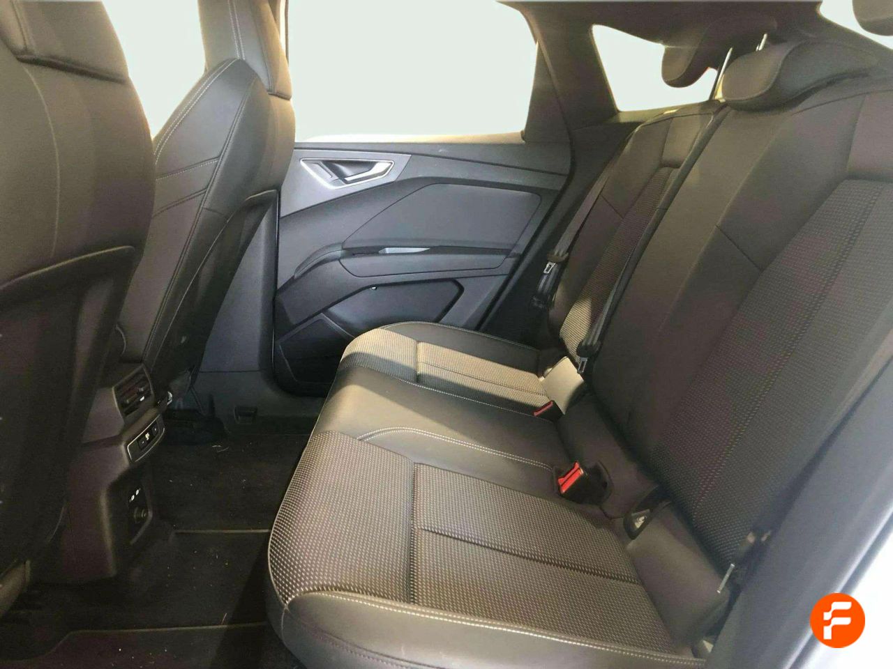 Foto Audi Q4 14