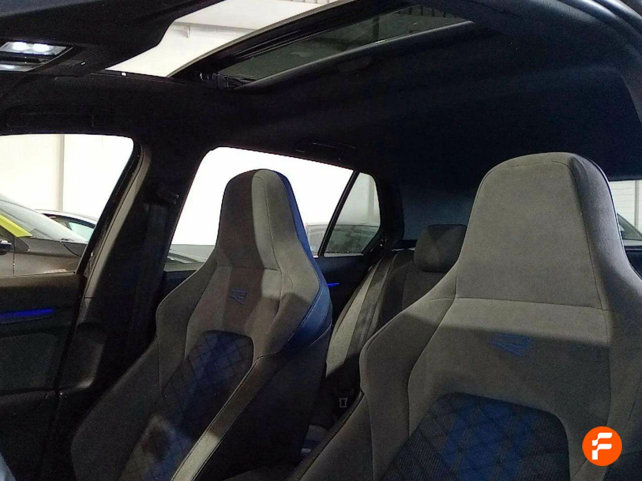 Foto Volkswagen Golf 18