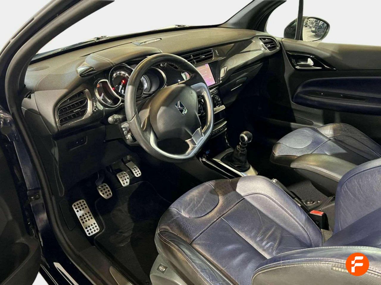 Foto DS Automobiles DS 3 11