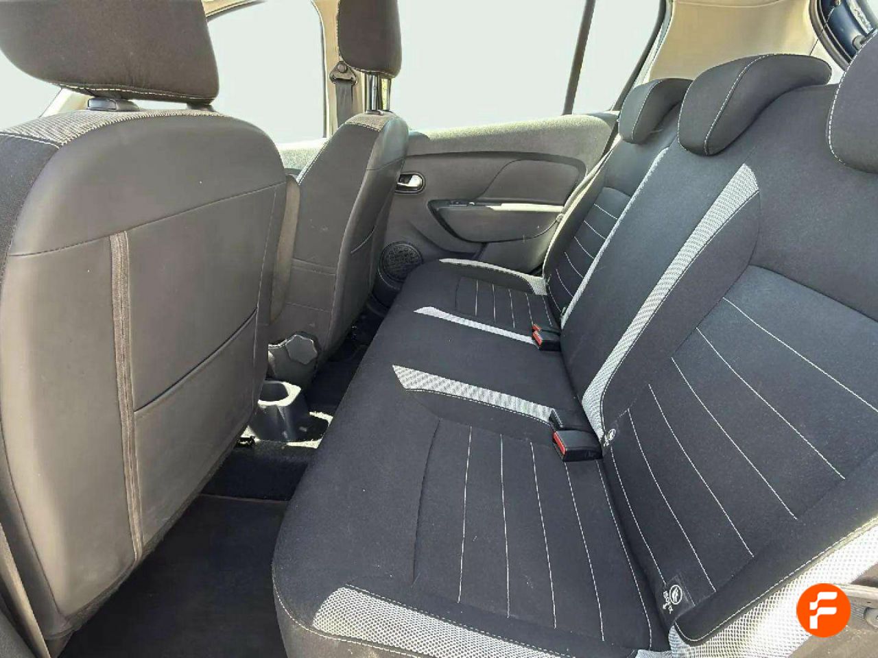 Foto Dacia Sandero 13