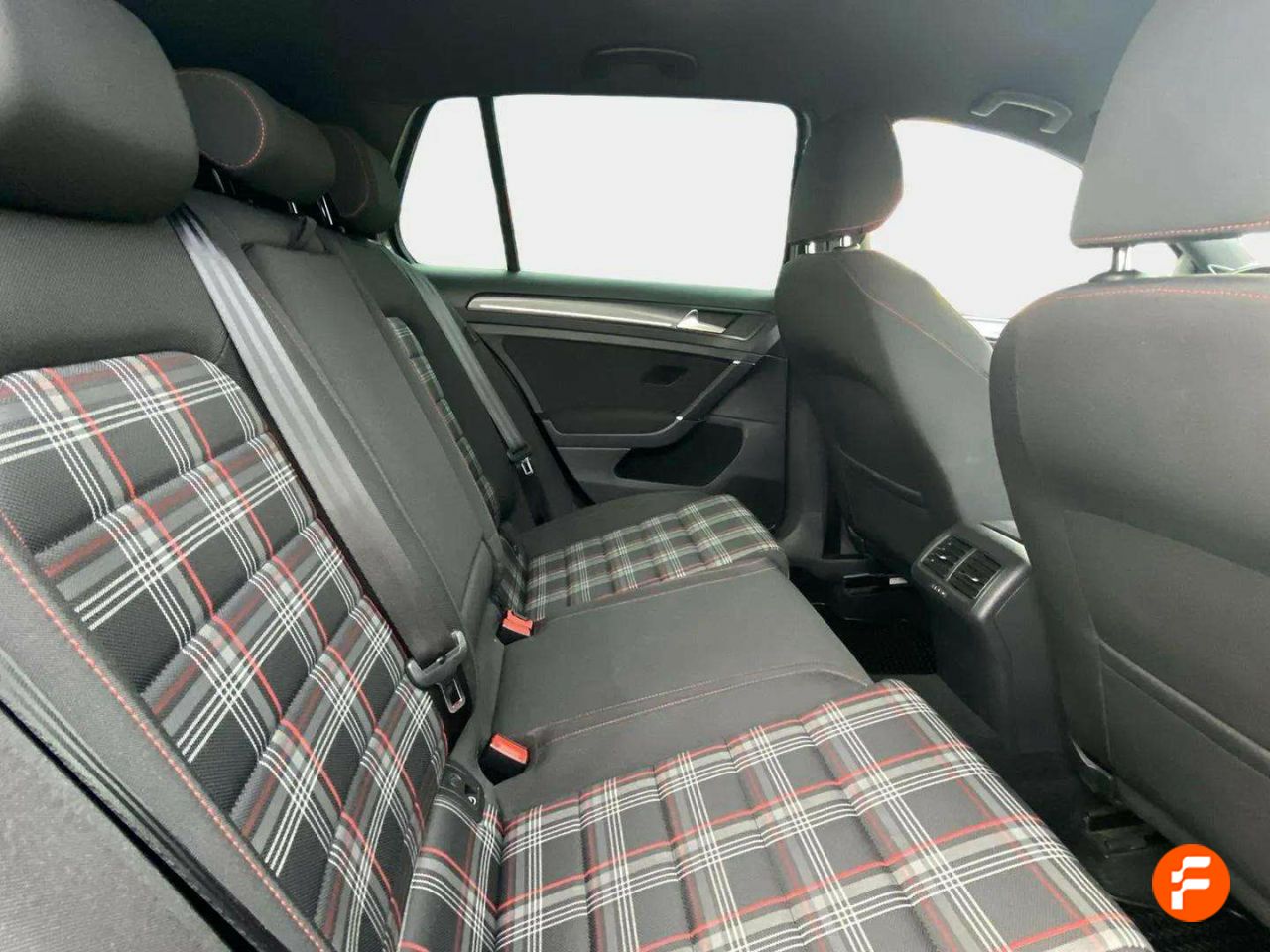 Foto Volkswagen Golf 15