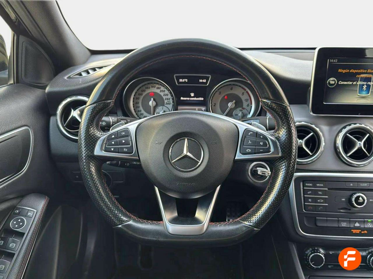 Foto Mercedes-Benz Clase GLA 12