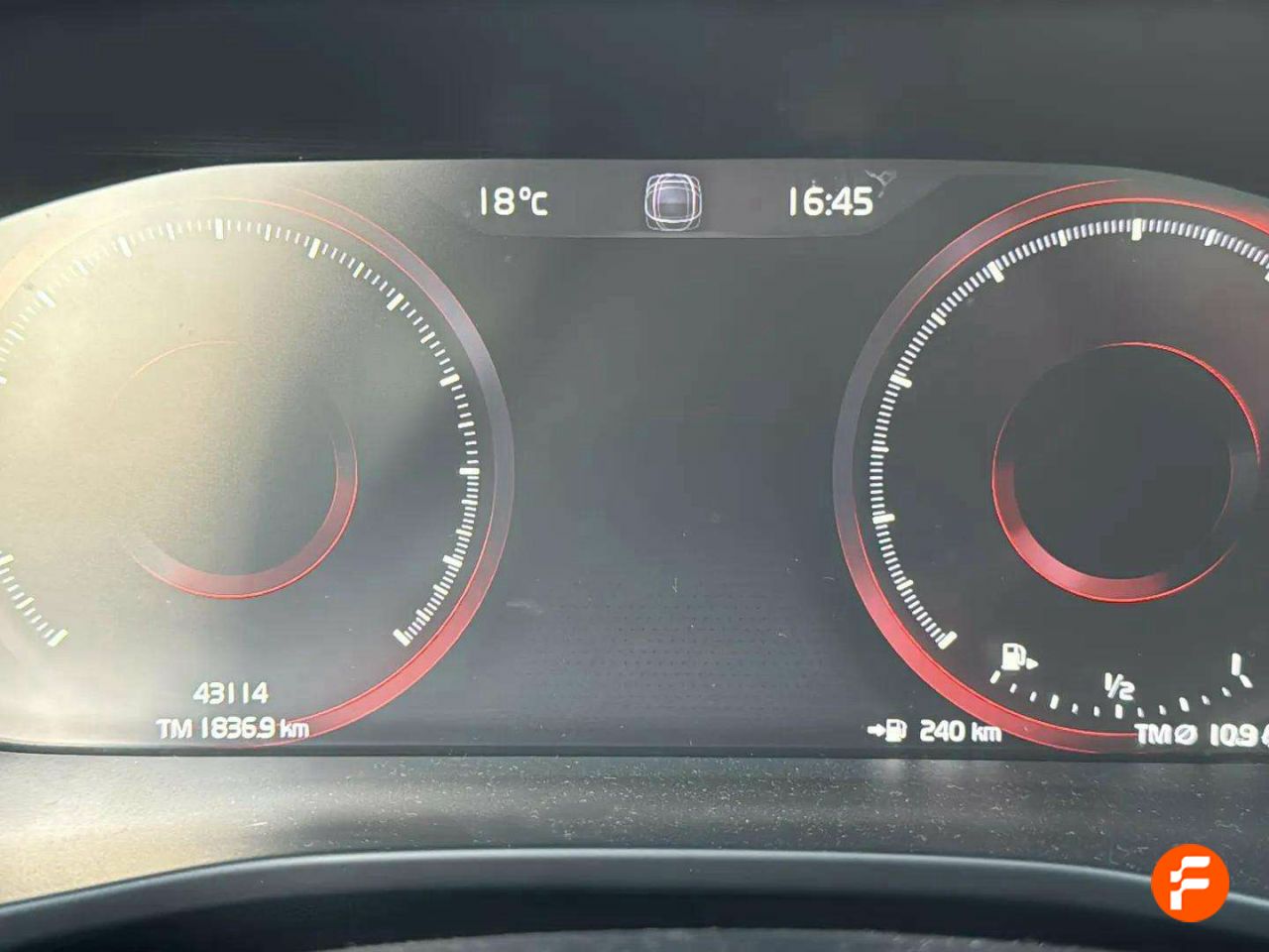 Foto Volvo XC40 12
