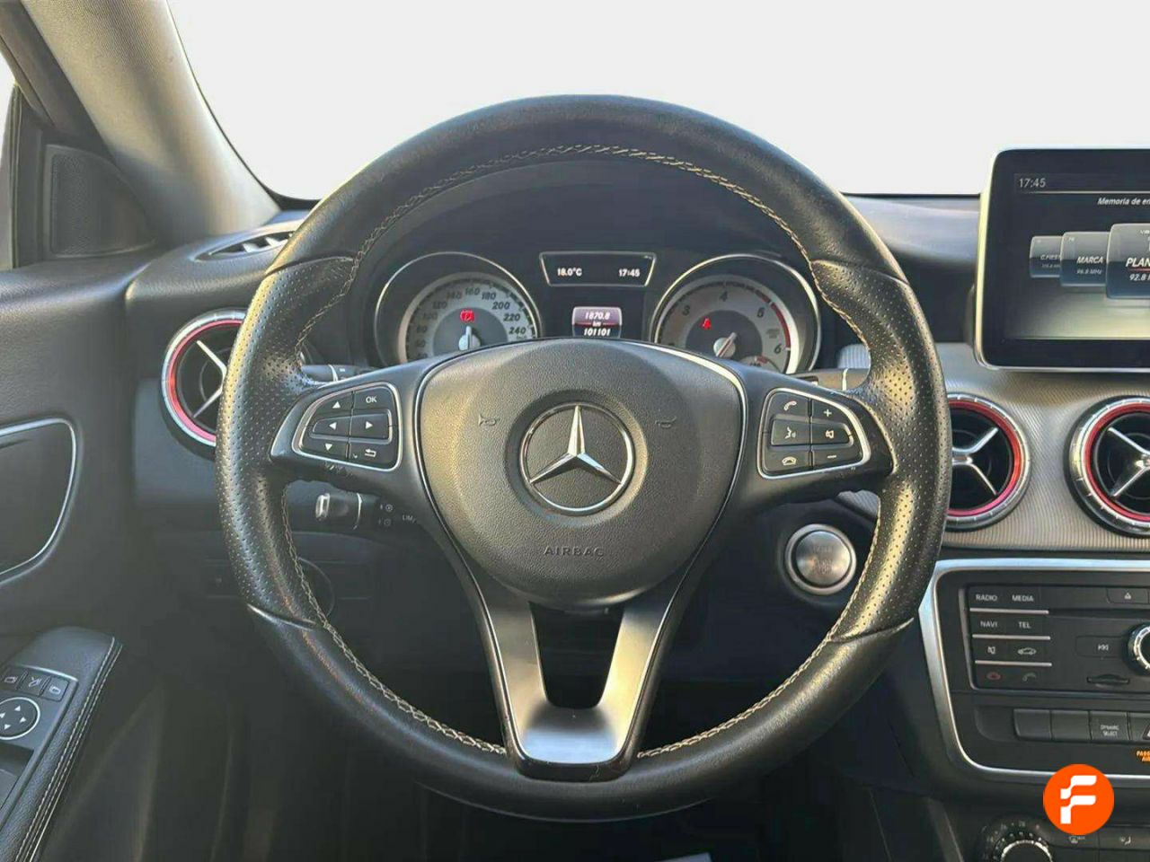 Foto Mercedes-Benz Clase CLA 12