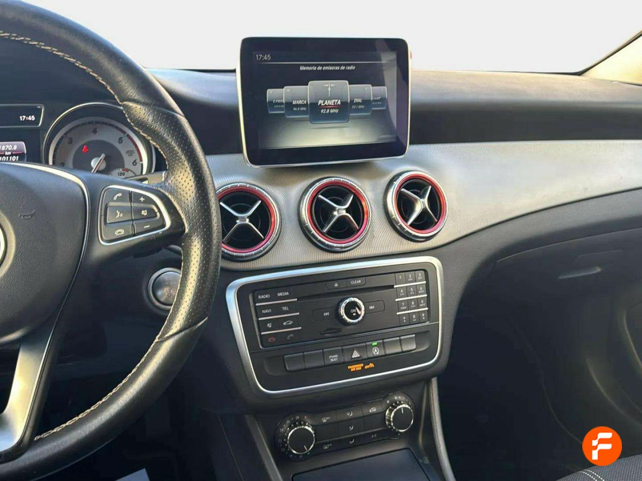 Foto Mercedes-Benz Clase CLA 15