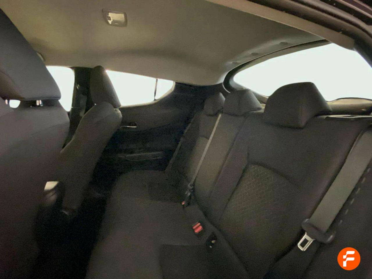Foto Toyota C-HR 16
