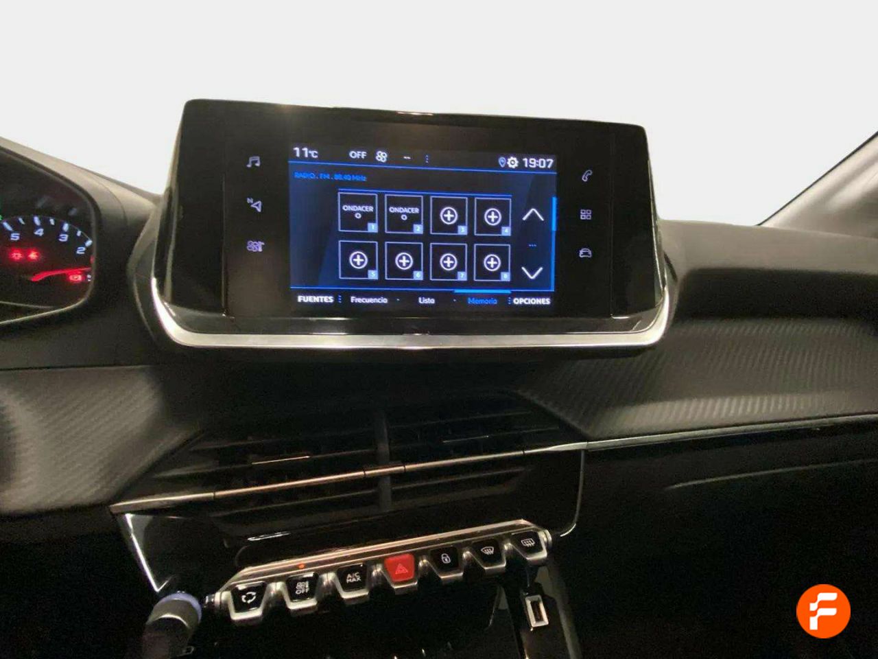 Foto Peugeot 208 12