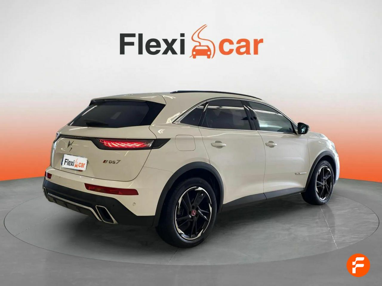Foto DS Automobiles DS 7 8