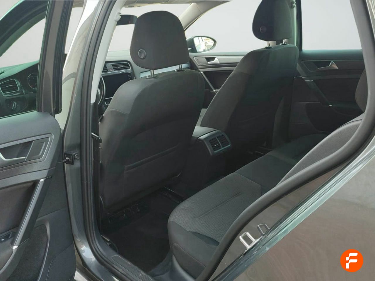 Foto Volkswagen Golf 16