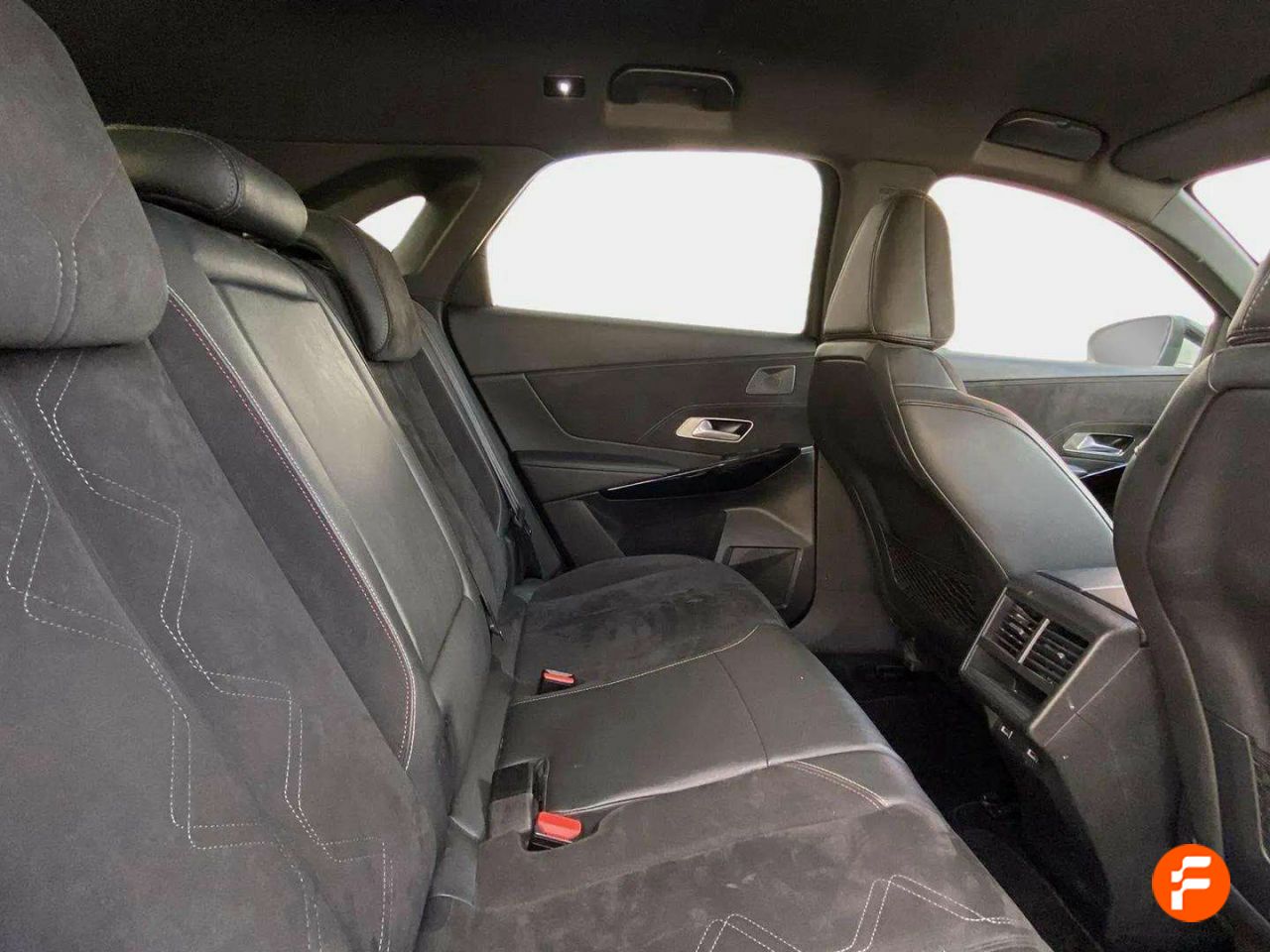 Foto DS Automobiles DS 7 25