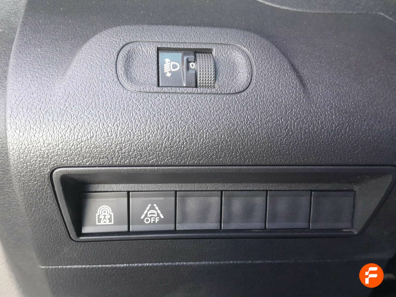 Foto Peugeot Rifter 25