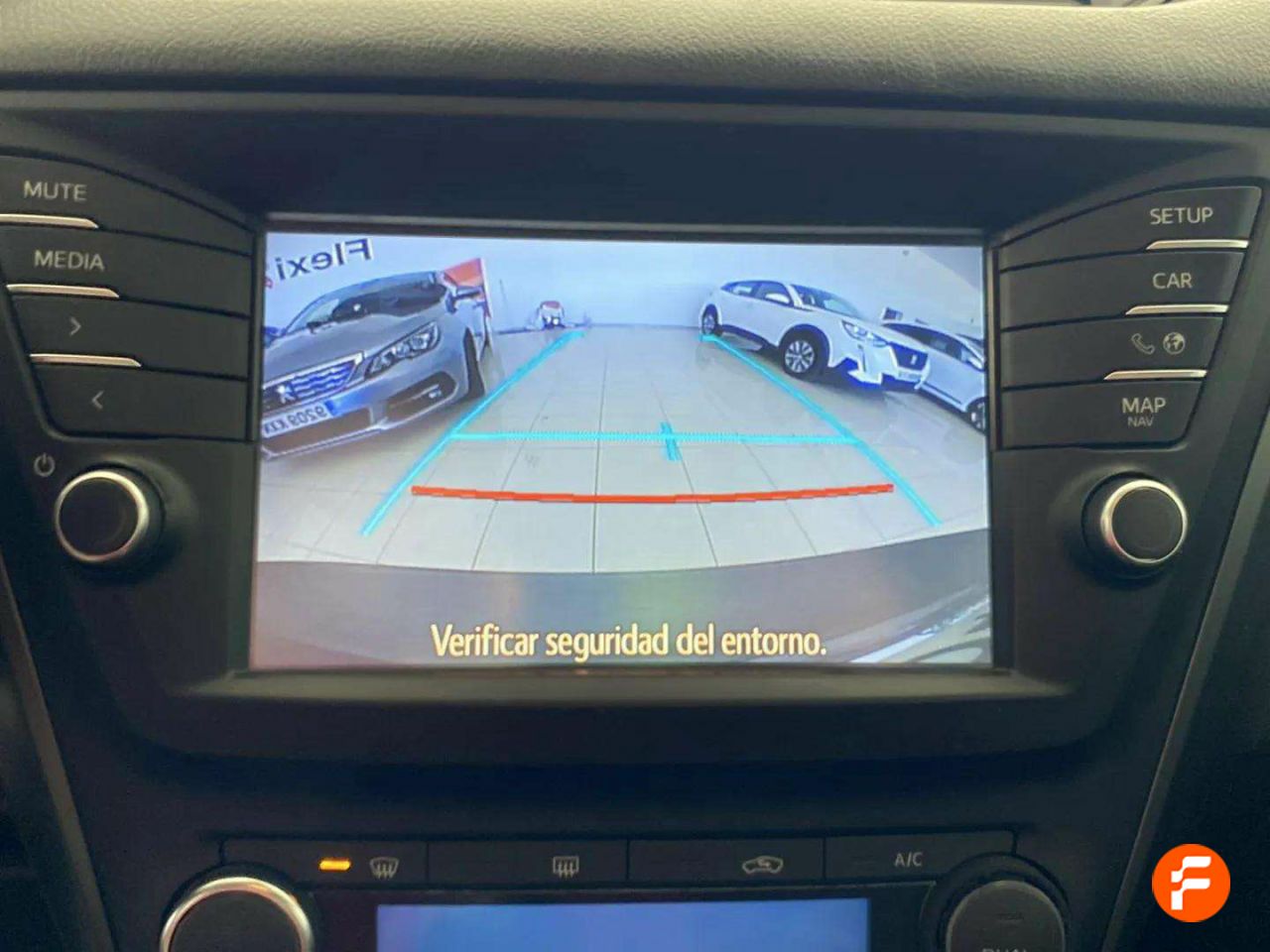 Foto Toyota Avensis 19