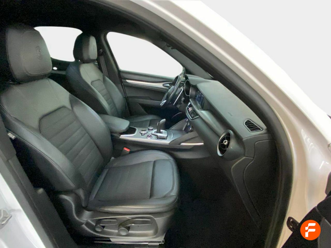 Foto Alfa Romeo Stelvio 8