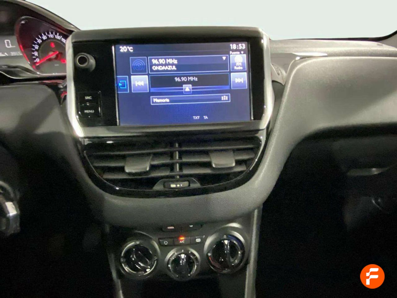 Foto Peugeot 208 12