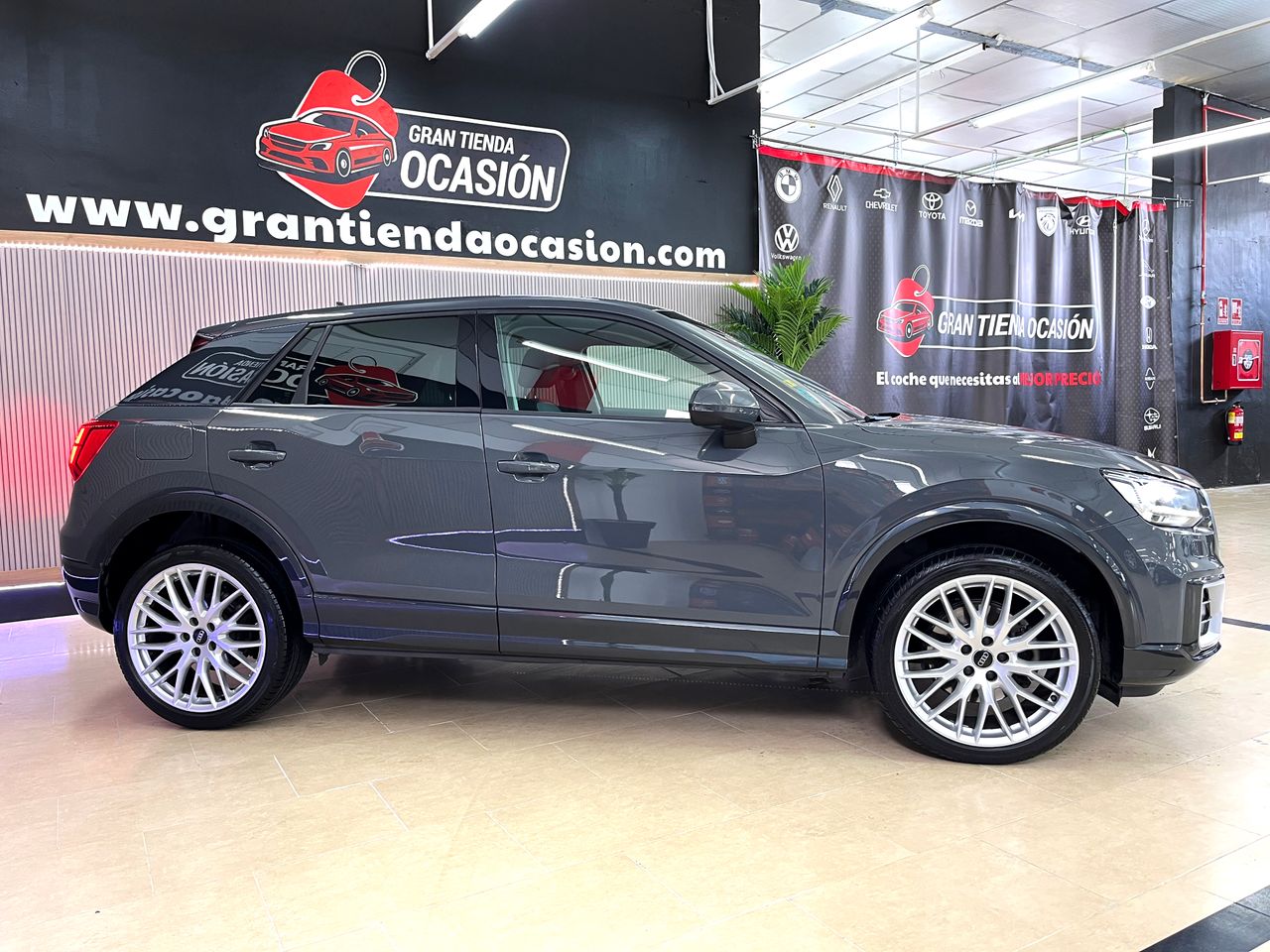 Foto Audi Q2 8