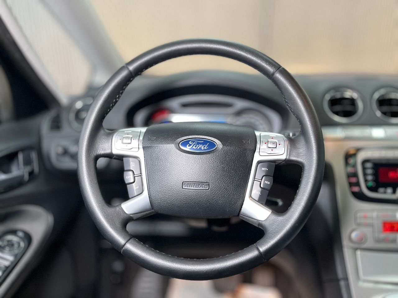 Foto Ford S-Max 14