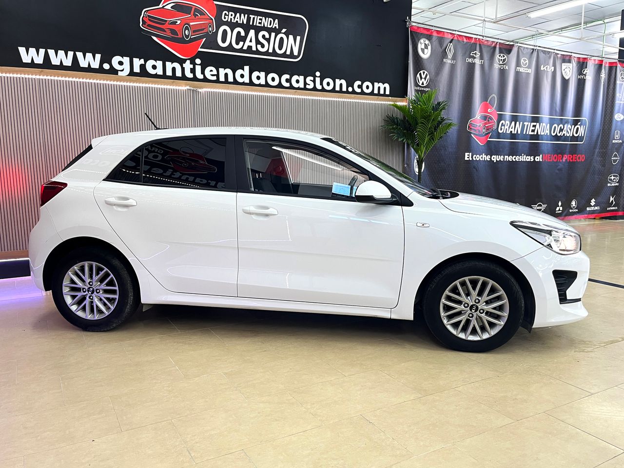 Foto Kia Rio 8
