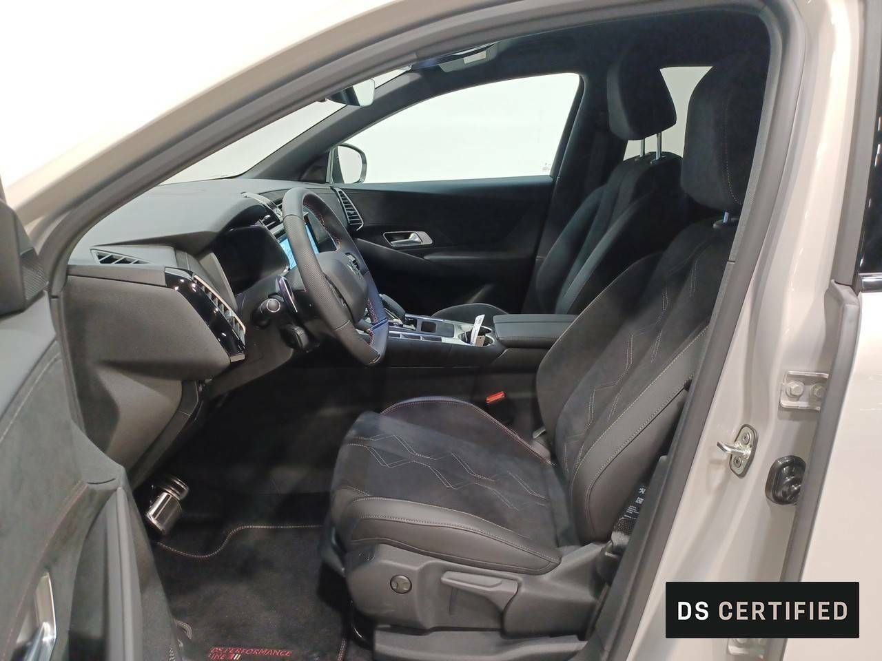 Foto DS Automobiles DS 7 9