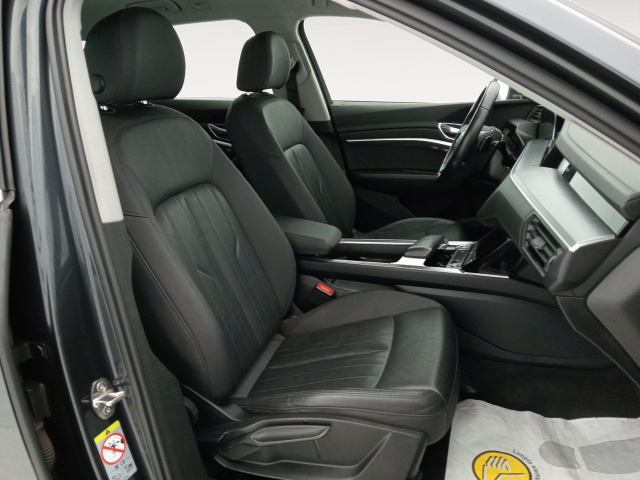 Foto Audi E-tron 8