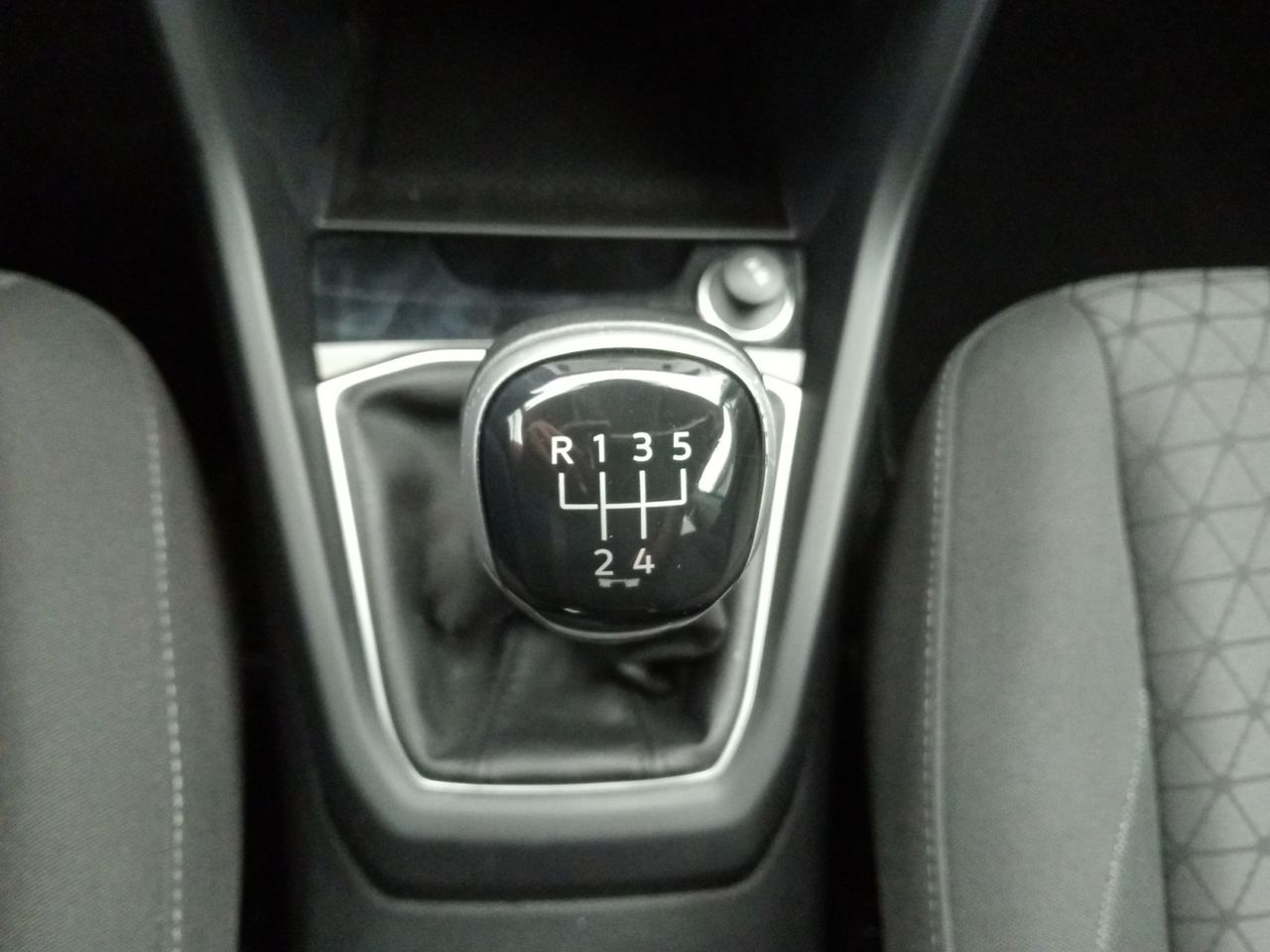 Foto Volkswagen T-Cross 14