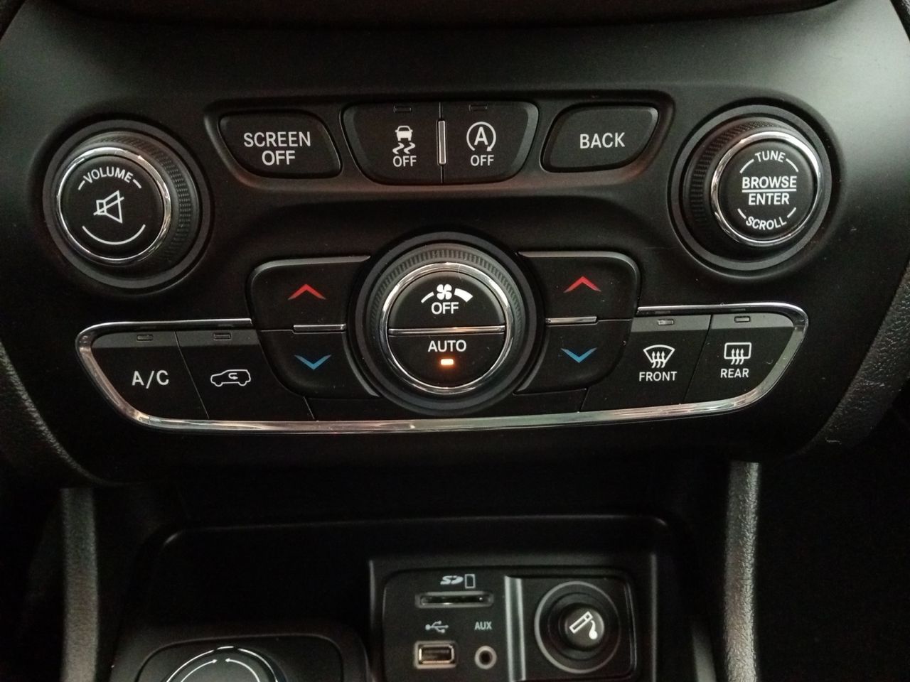 Foto Jeep Cherokee 14