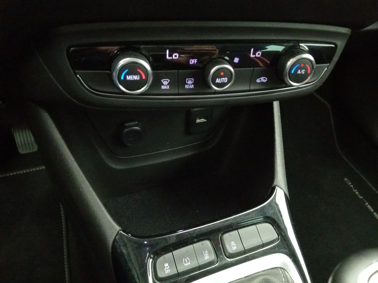 Foto Opel CrossLand 12