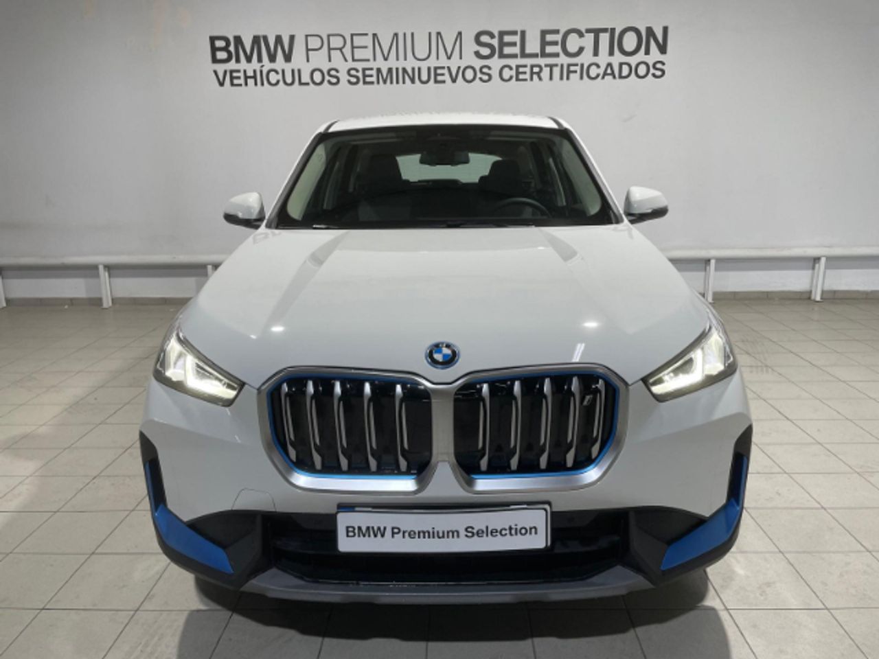 Foto BMW iX1 2
