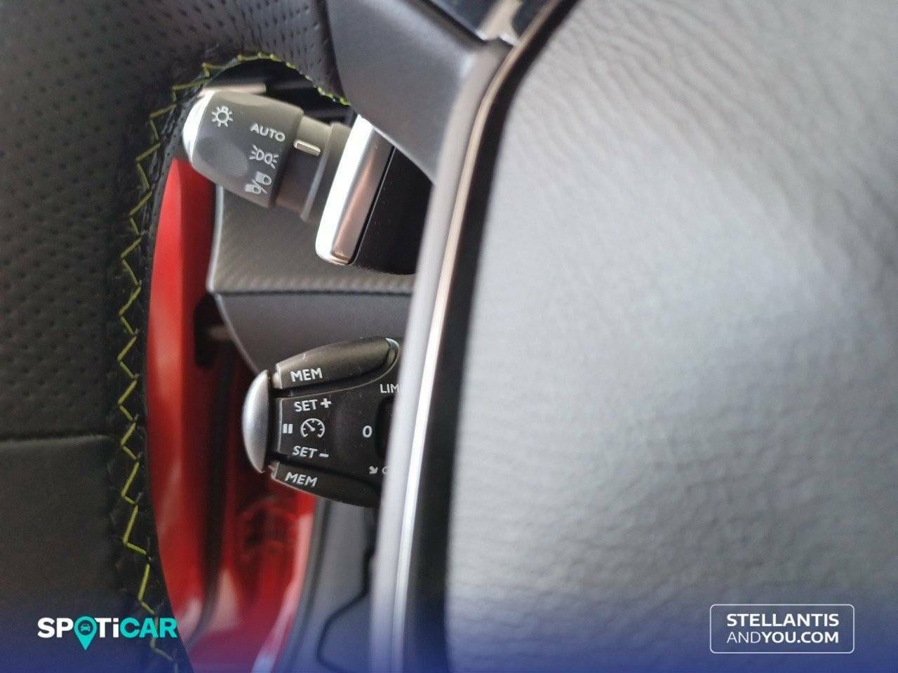 Foto Peugeot 208 19