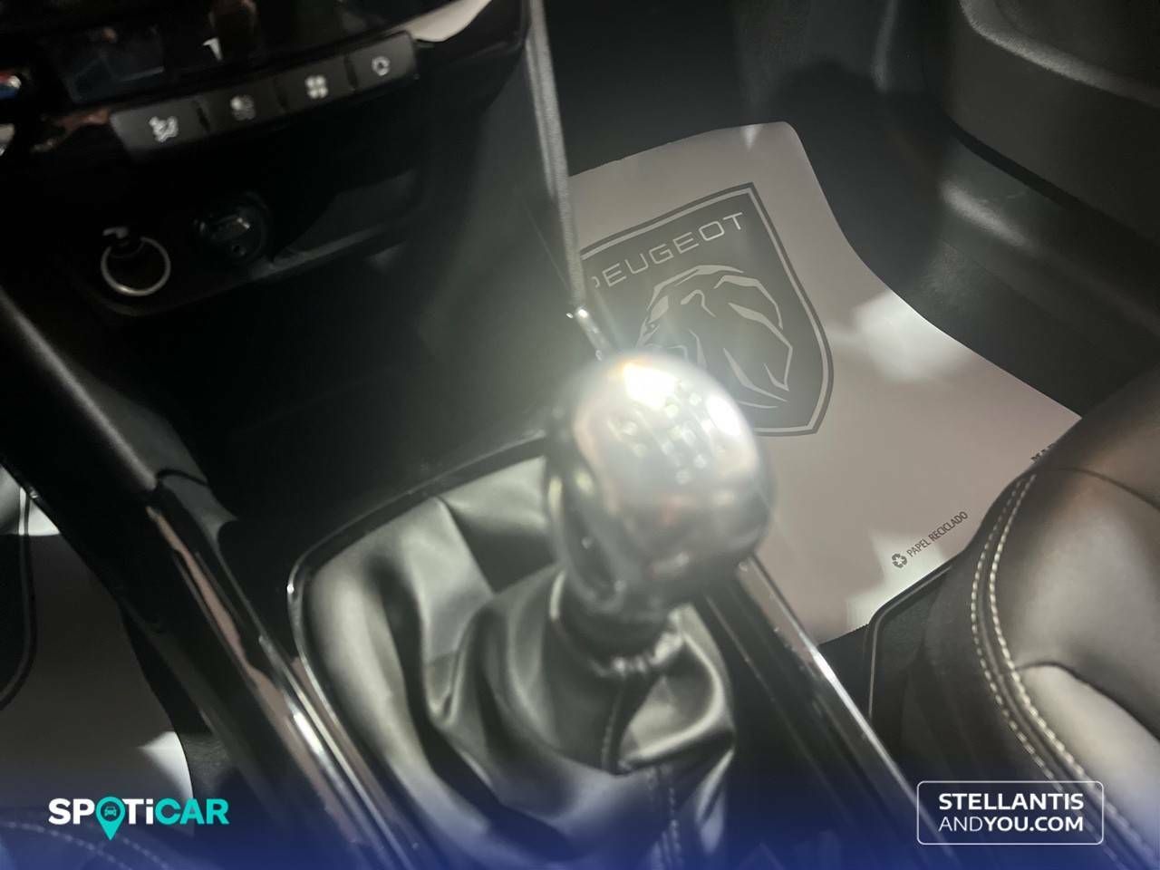 Foto Peugeot 2008 12