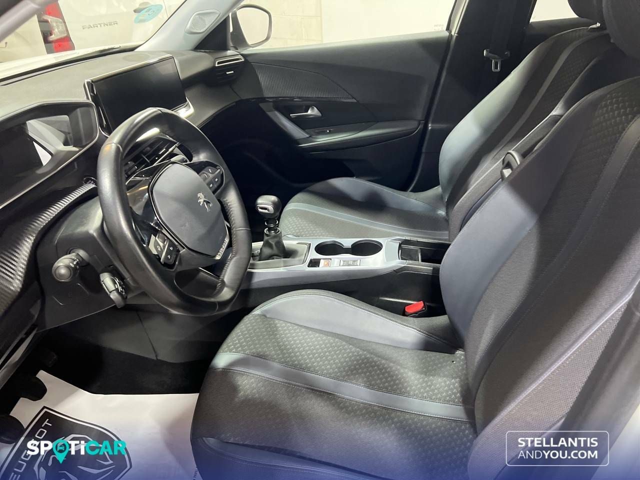 Foto Peugeot 2008 9