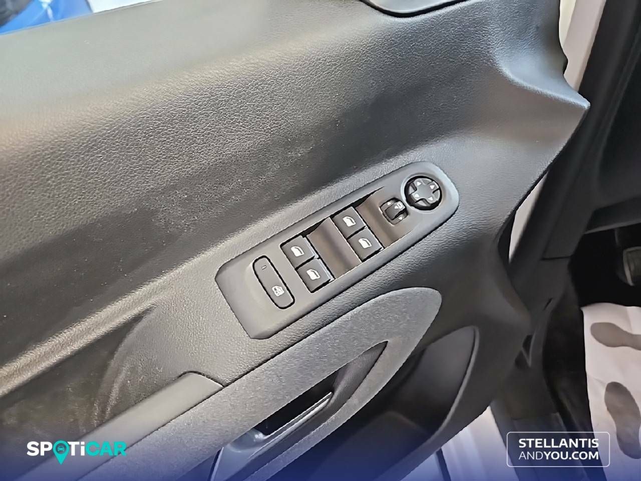 Foto Peugeot Rifter 12