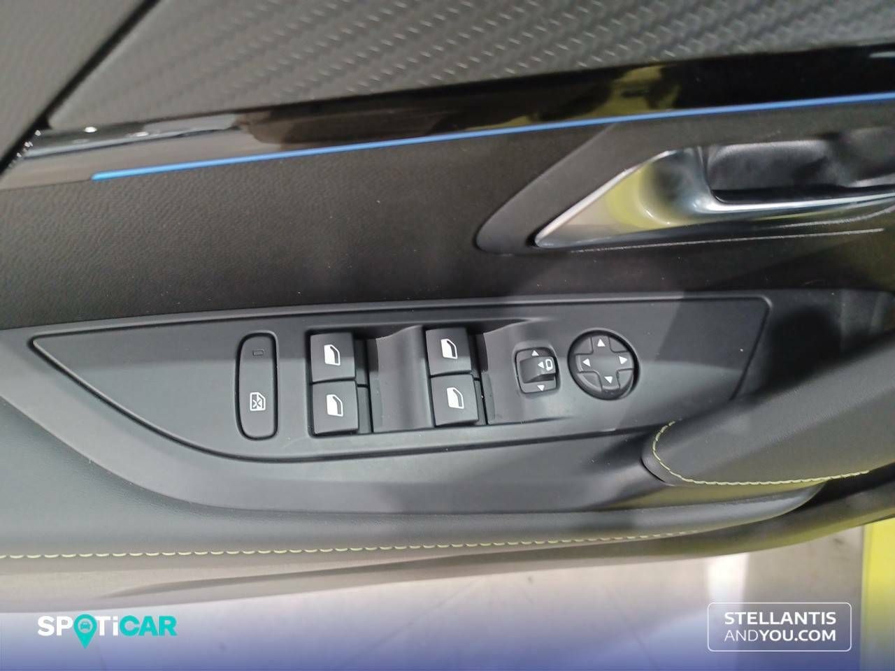 Foto Peugeot 208 12