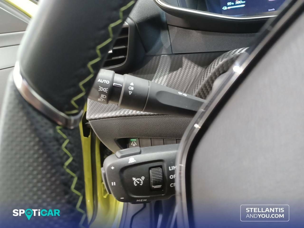 Foto Peugeot 208 13