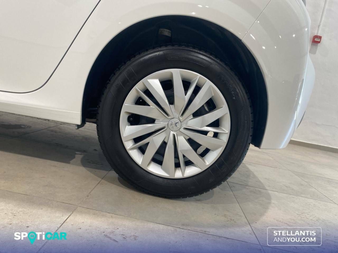 Foto Peugeot 208 11